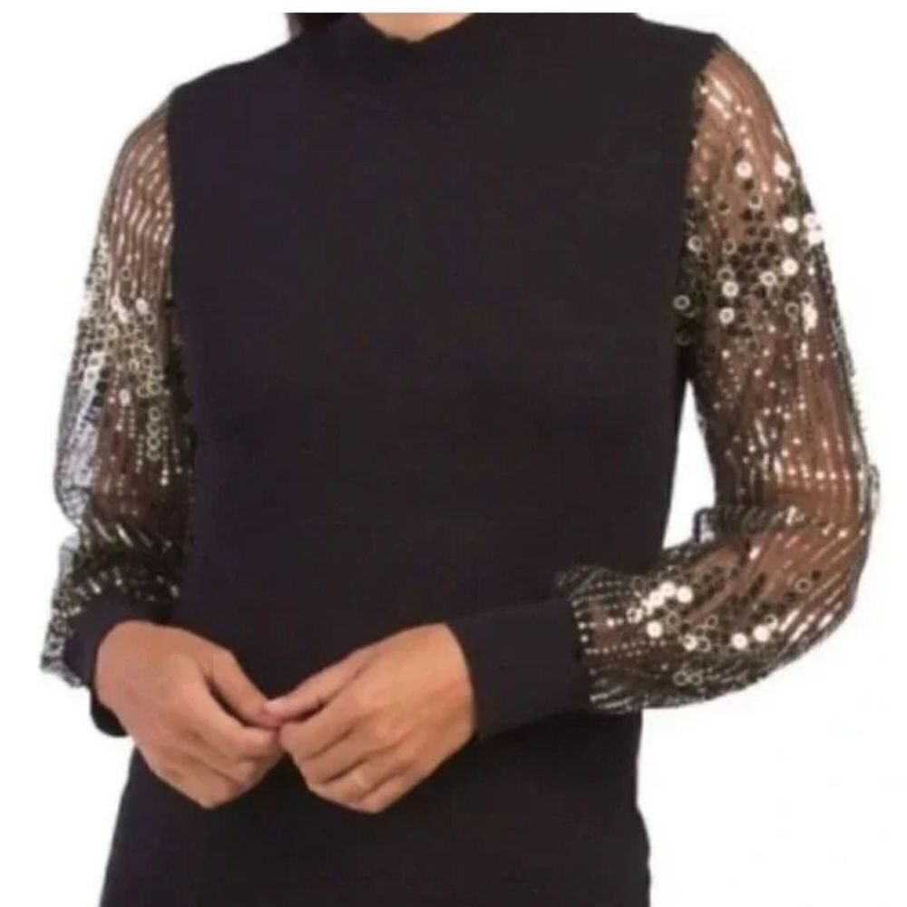 Carmen Marc Valvo top with sequin sleeves Size M
